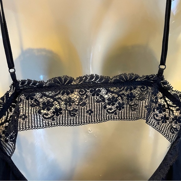 AV: Intimately Free People Black Lace Camisole Sz S per measurements No size tag - Picture 4 of 8